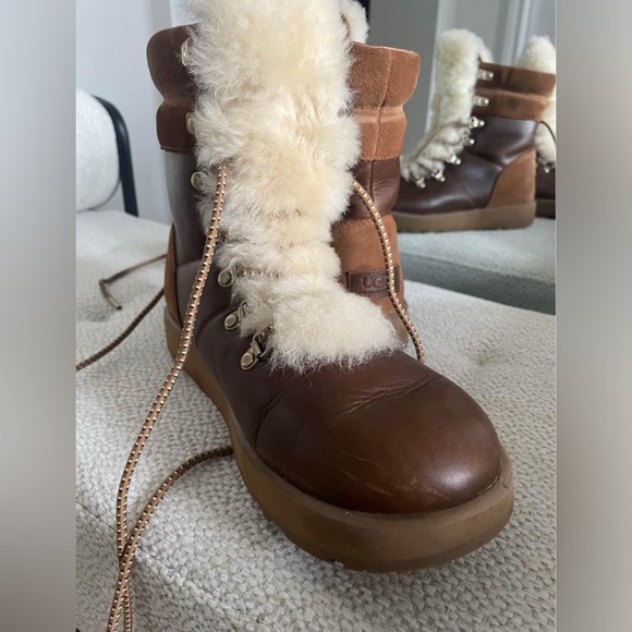 Ugg Viki Water-Resistant Mixed Leather Boots-Size 9 - Picture 3 of 10
